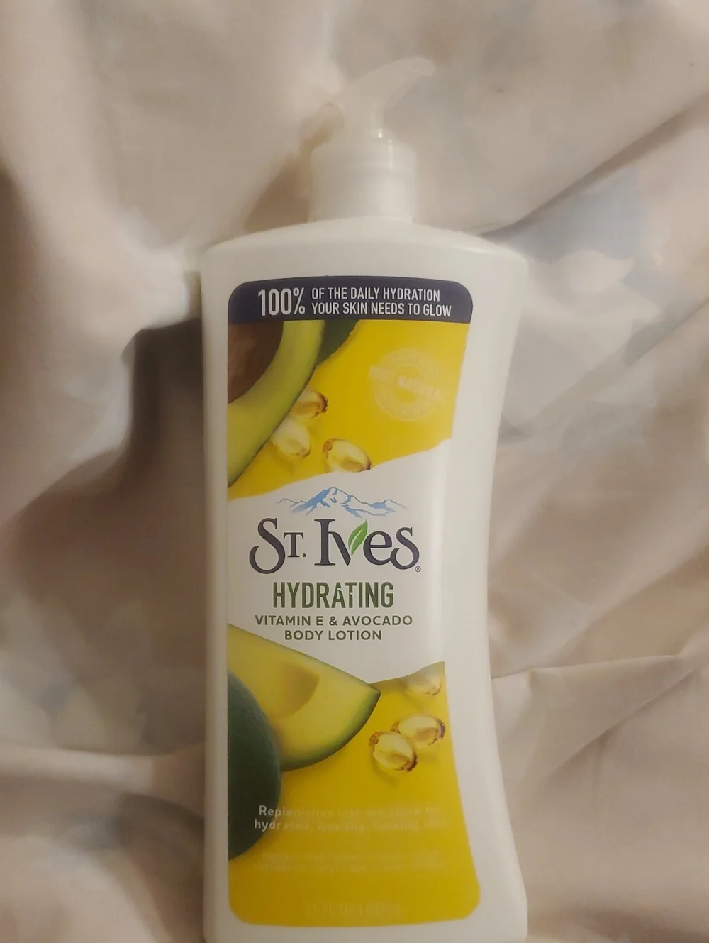 St. Ives Hydrating Vitamin E & Avocado Body Lotion Big 21 Oz New